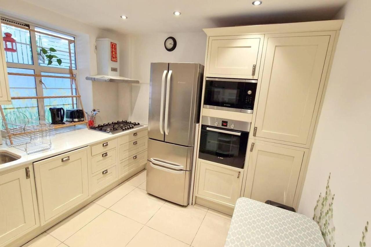 Villa Modern 3-Bed House In Surrey Quays London Exterior foto
